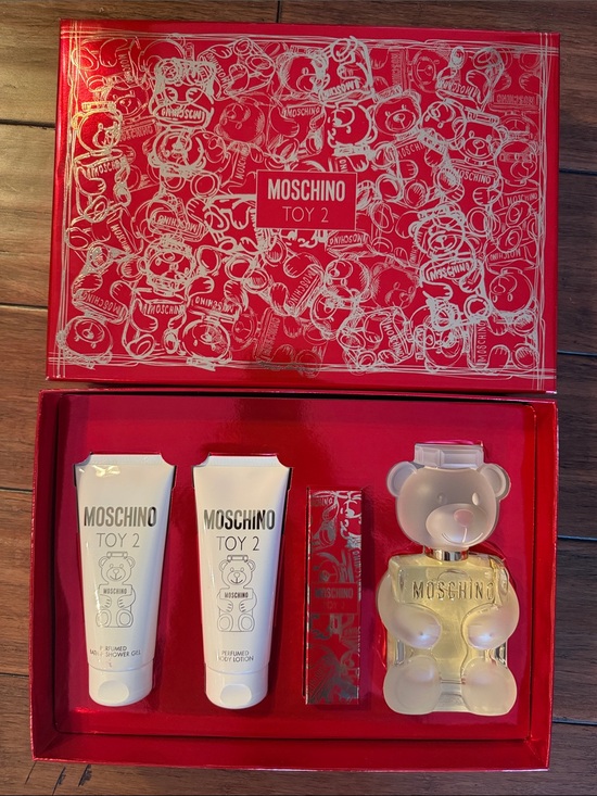 Moschino Other - Moschino Toy 2 Gift Set